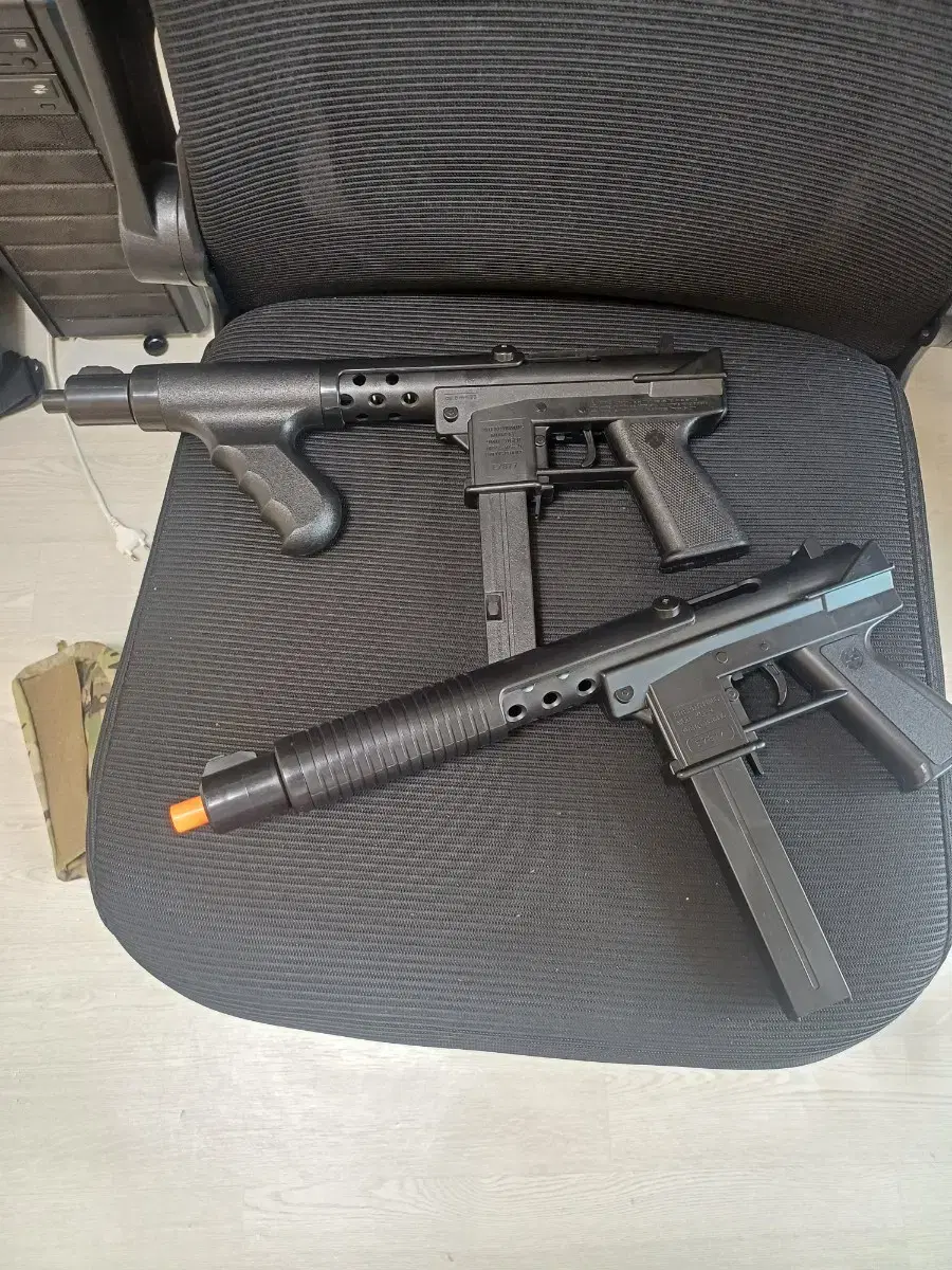 아카데미제 tec 9 2개